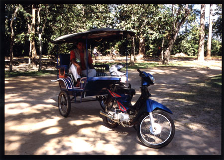 051 Nam, notre chauffeur de Tuk-Tuk 