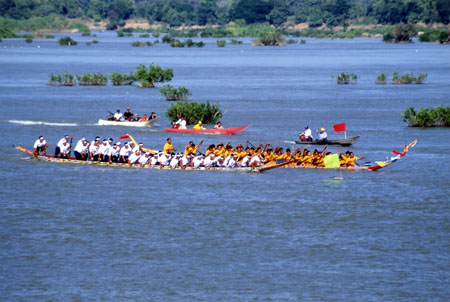 0069b Course de bateaux à Dong Kong