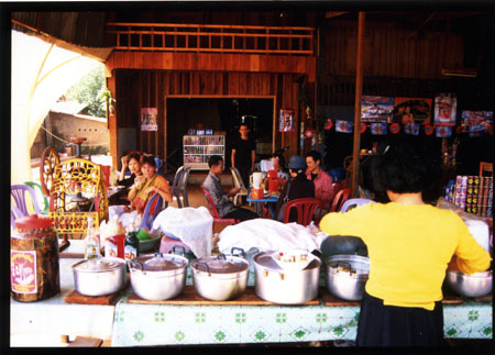 098 Repas à Snoul