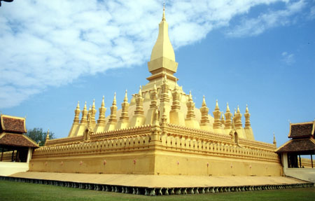 0004b Le stupa That Luang de Vientiane